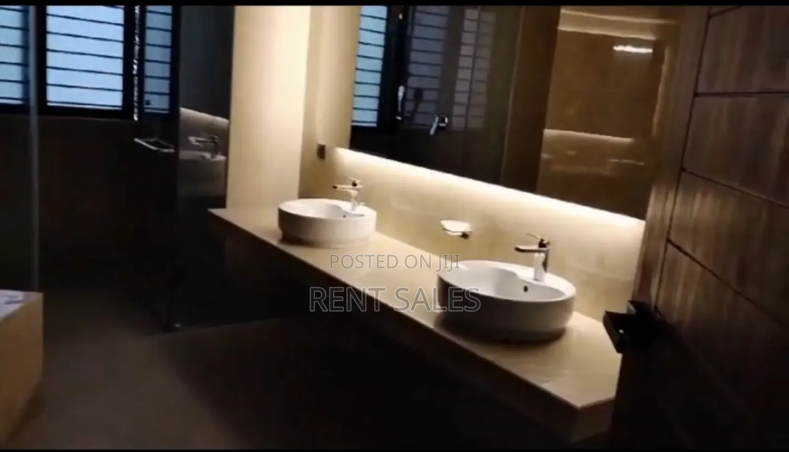 4bdrm Apartment in Shanta Development, Gulshan for rent