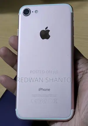 Photo - Apple iPhone 7 128 GB Gold