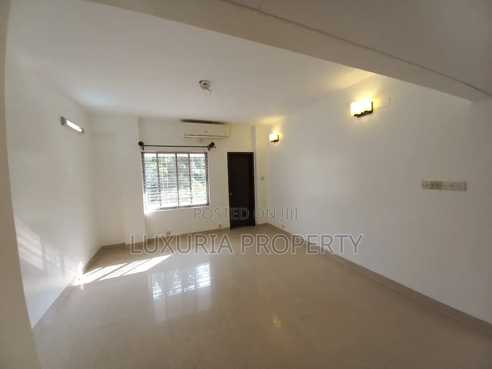 3bdrm Apartment in Semi-Furnished for rent