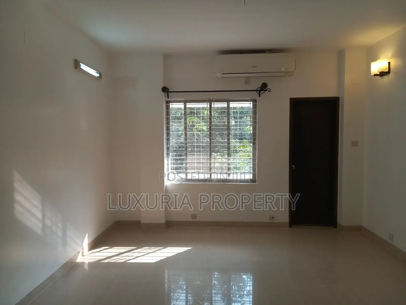 3bdrm Apartment in Semi-Furnished for rent