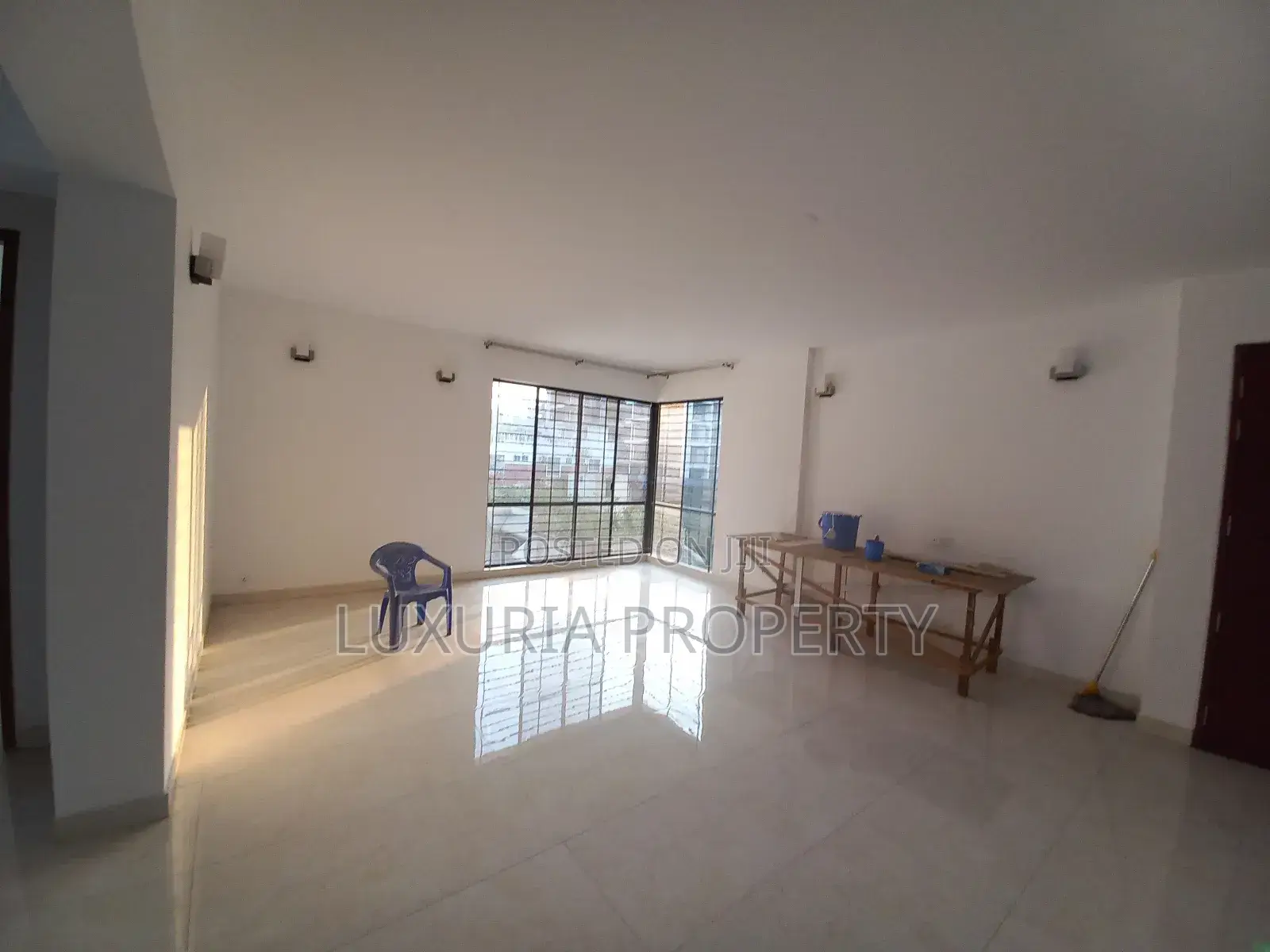 3bdrm Apartment in Unfurnished for rent