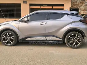Photo - Toyota C-HR G LED 2017