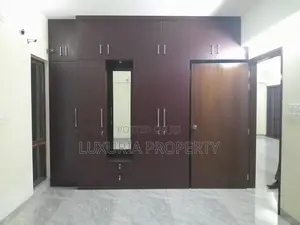 3bdrm Apartment in Unfurnished for rent