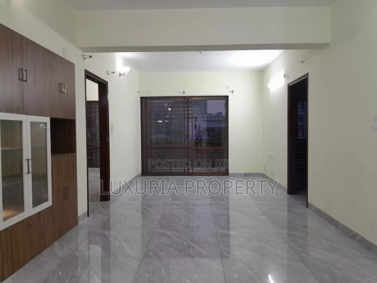 3bdrm Apartment in Unfurnished for rent