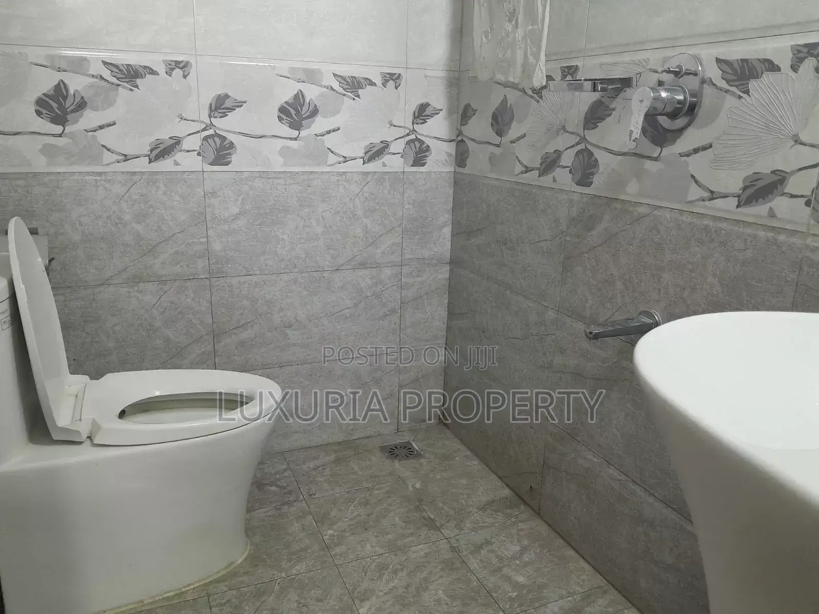 3bdrm Apartment in Unfurnished for rent