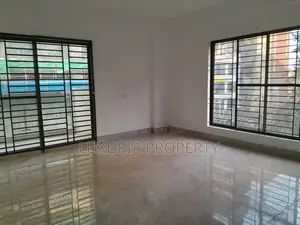 4bdrm Apartment in Unfurnished for rent