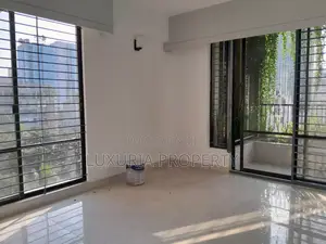 4bdrm Apartment in Unfurnished for rent