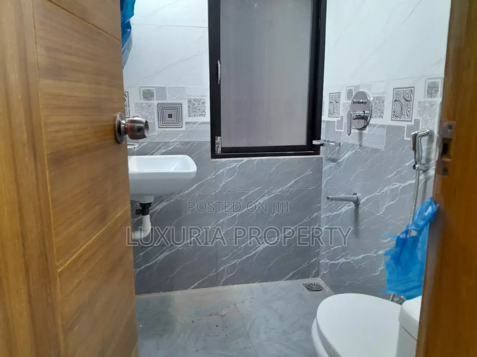 4bdrm Apartment in Unfurnished for rent