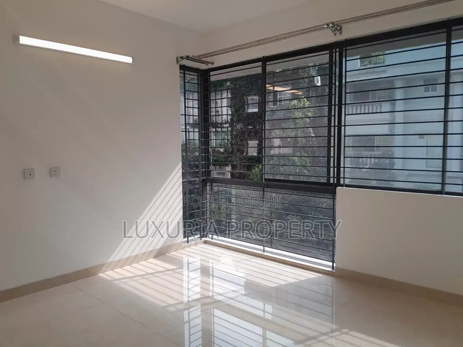 3bdrm Apartment in Unfurnished for rent