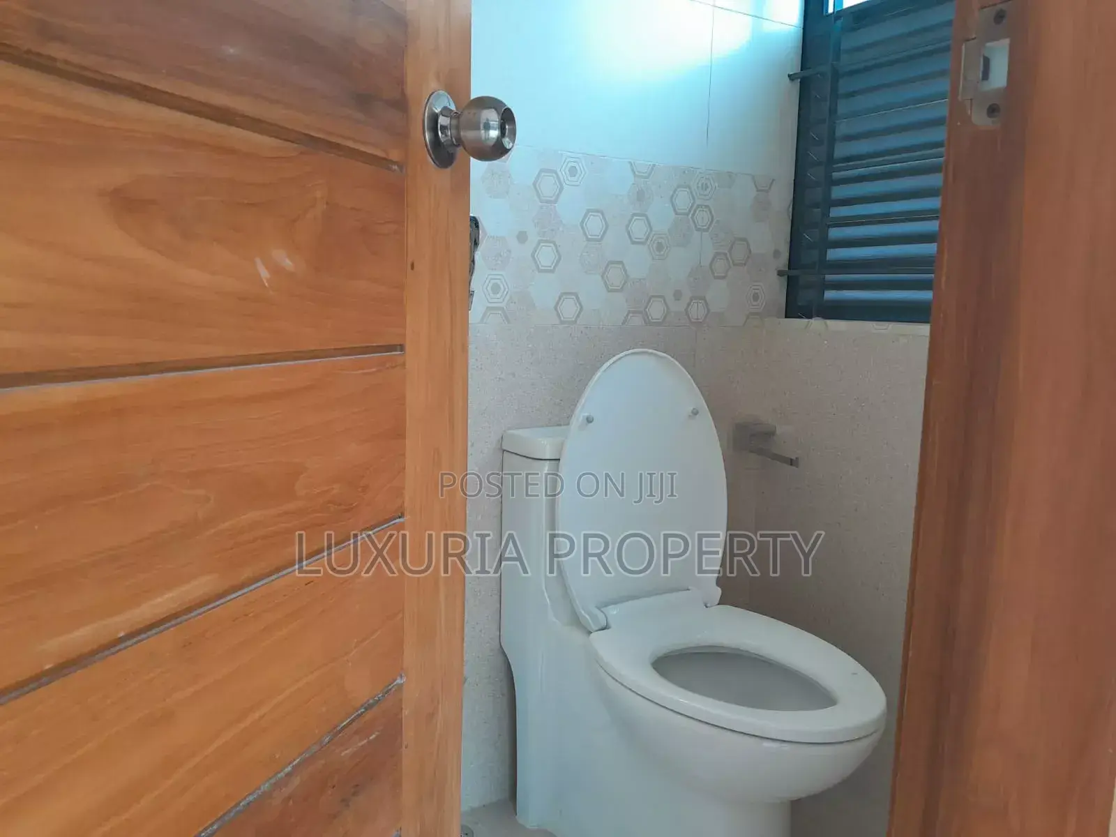 3bdrm Apartment in Unfurnished for rent