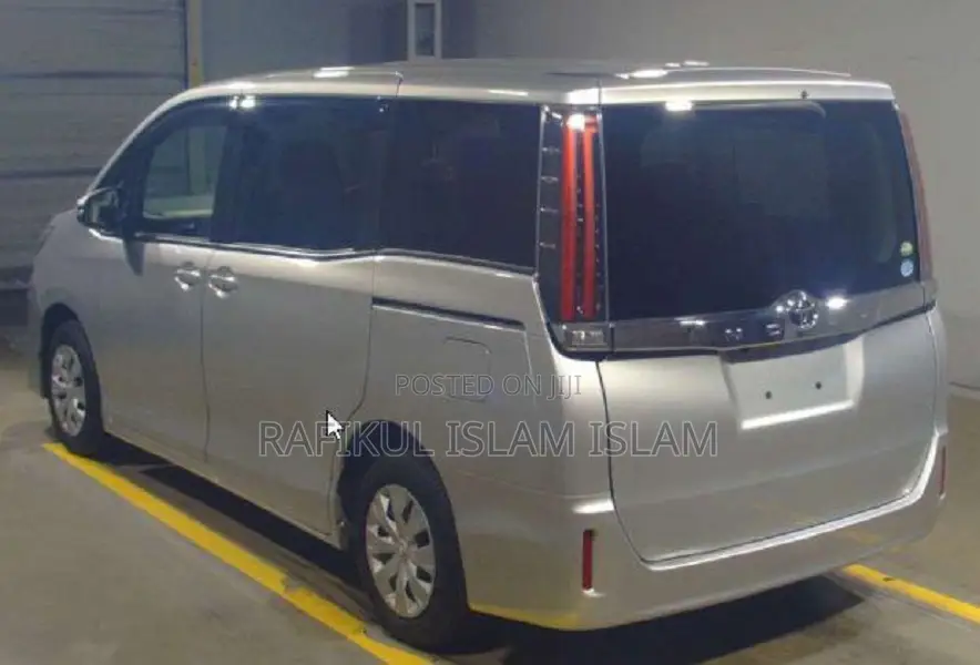 Toyota Noah 2.0 FWD (8 Seater) 2019 Silver