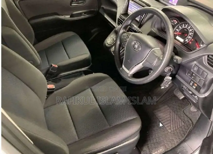 Toyota Noah 2.0 FWD (8 Seater) 2019 Silver