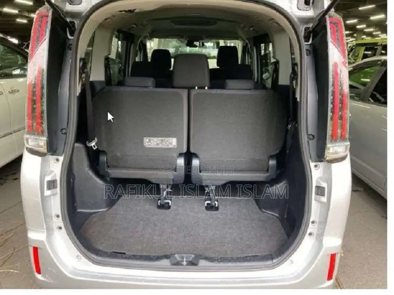 Toyota Noah 2.0 FWD (8 Seater) 2019 Silver
