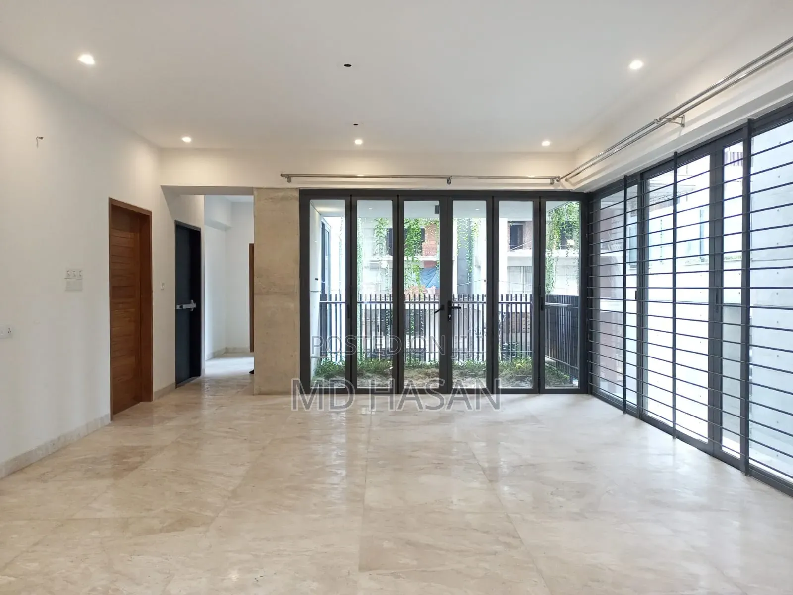 3bdrm Apartment in Semi Furnished Flat for rent