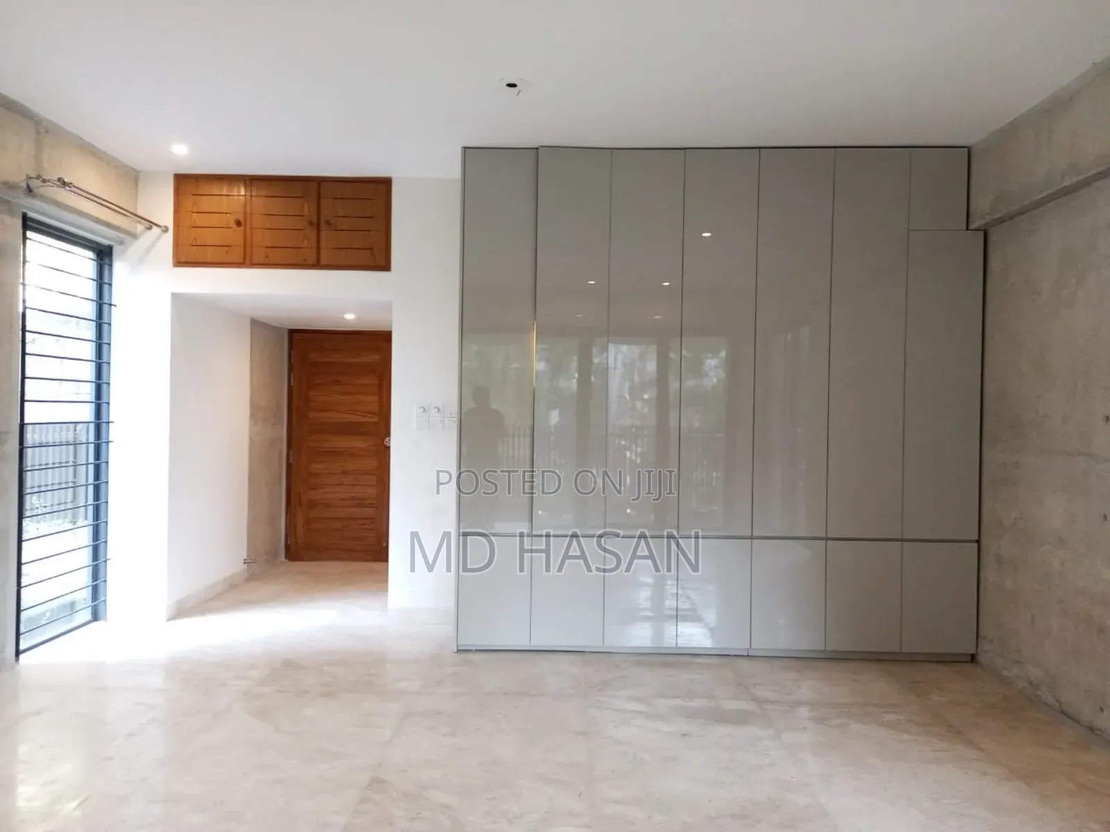 3bdrm Apartment in Semi Furnished Flat for rent