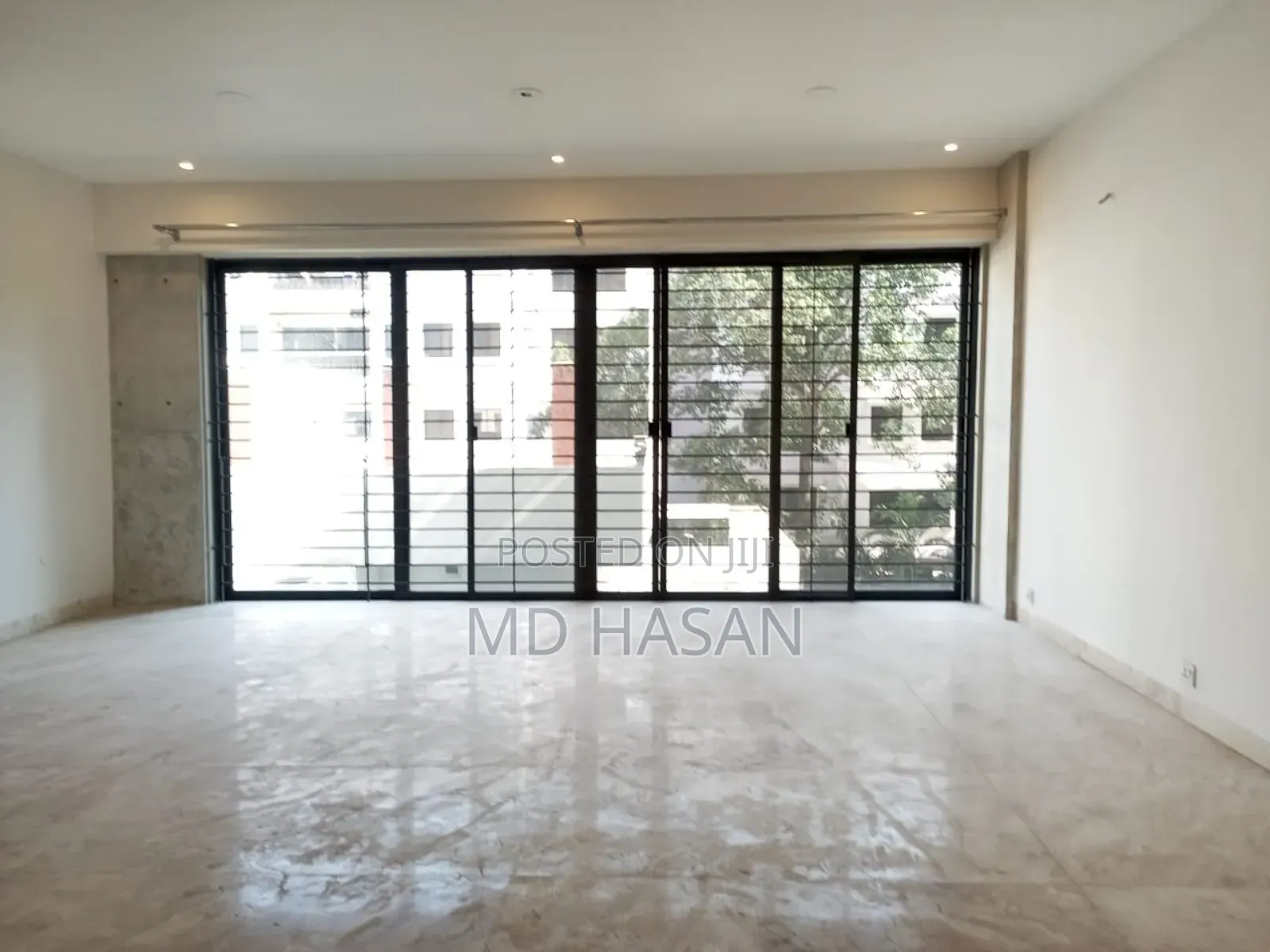 3bdrm Apartment in Semi Furnished Flat for rent