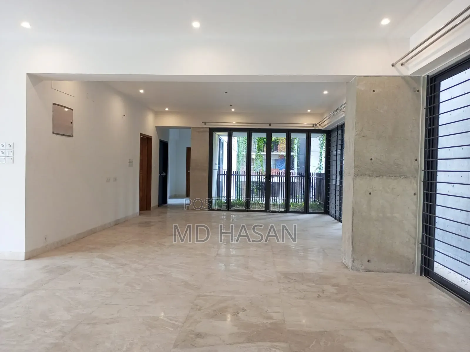 3bdrm Apartment in Semi Furnished Flat for rent