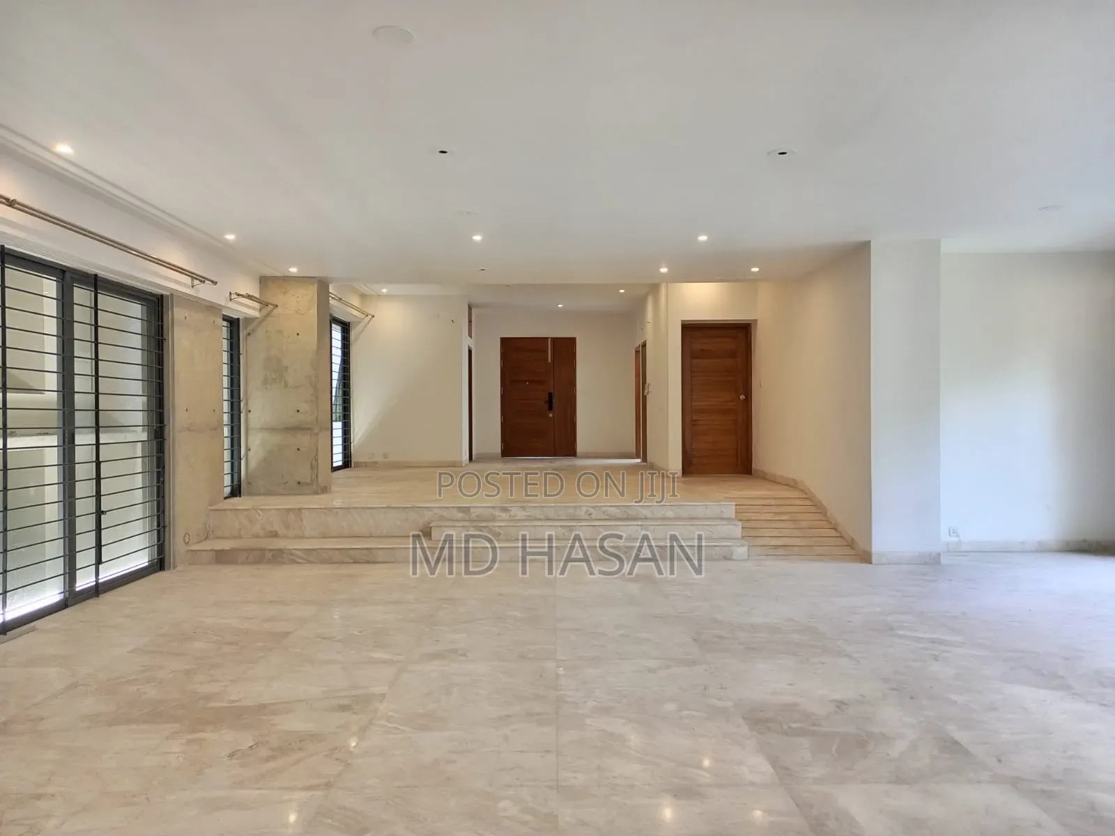 3bdrm Apartment in Semi Furnished Flat for rent