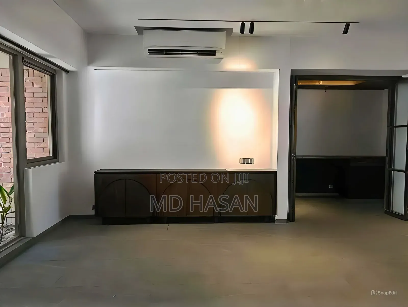 4bdrm Apartment in Semi Furnished for rent