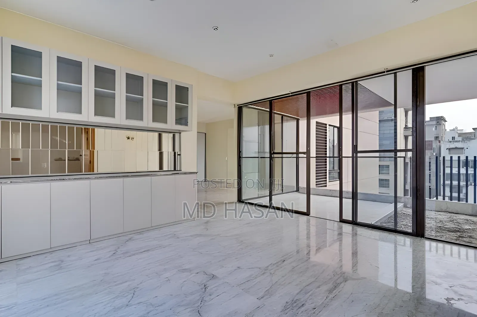 4bdrm Apartment in Semi Furnished for rent