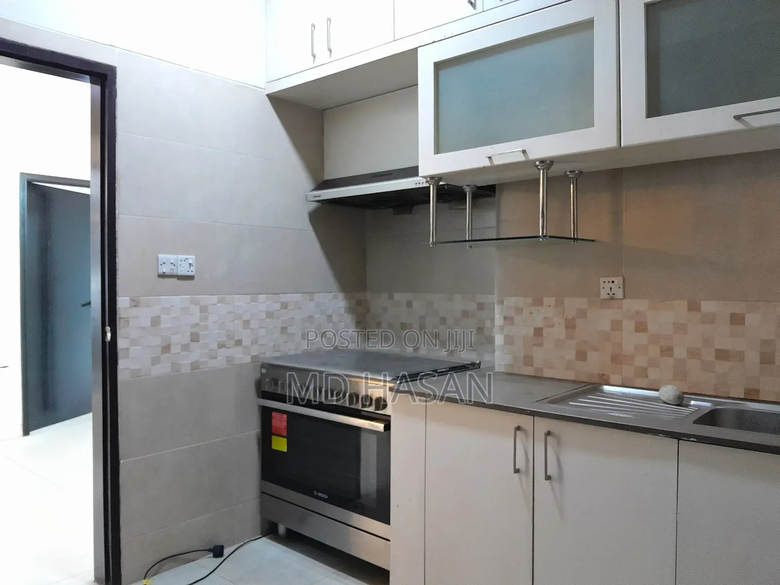 3bdrm Apartment in Semi Furnished for rent