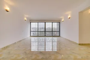 4bdrm Apartment in Semi Furnished for rent