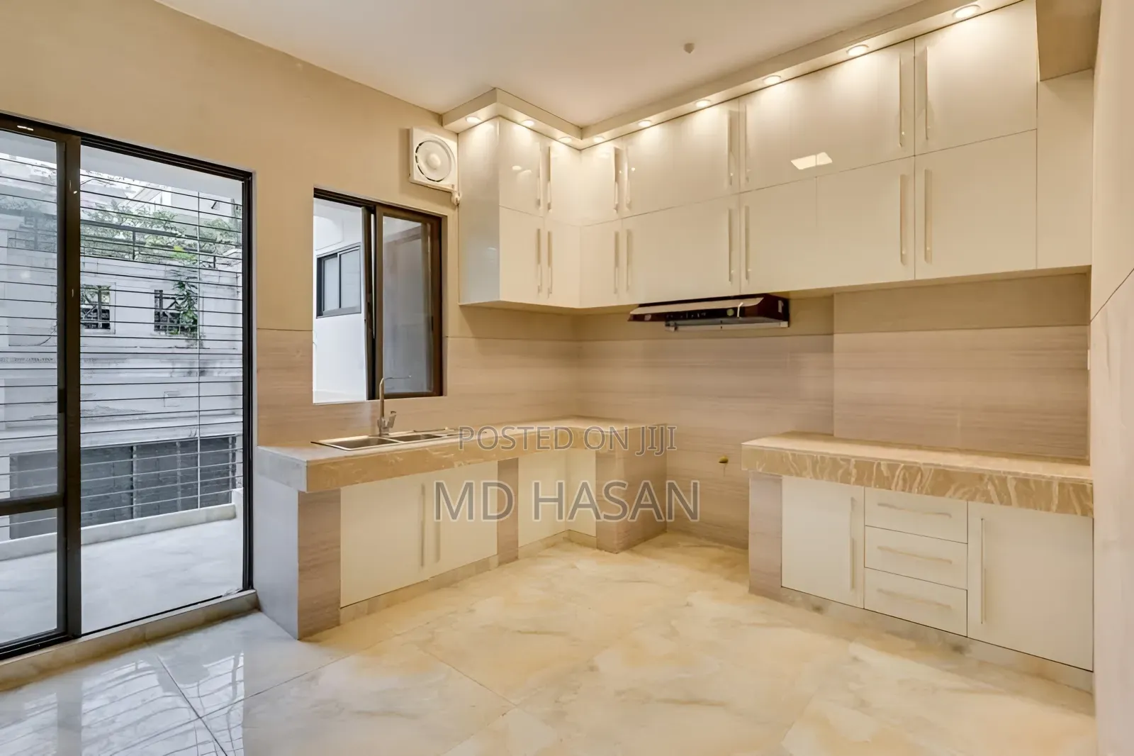 4bdrm Apartment in Semi Furnished for rent