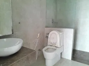 3bdrm Apartment in Semi Furnished Flat for rent