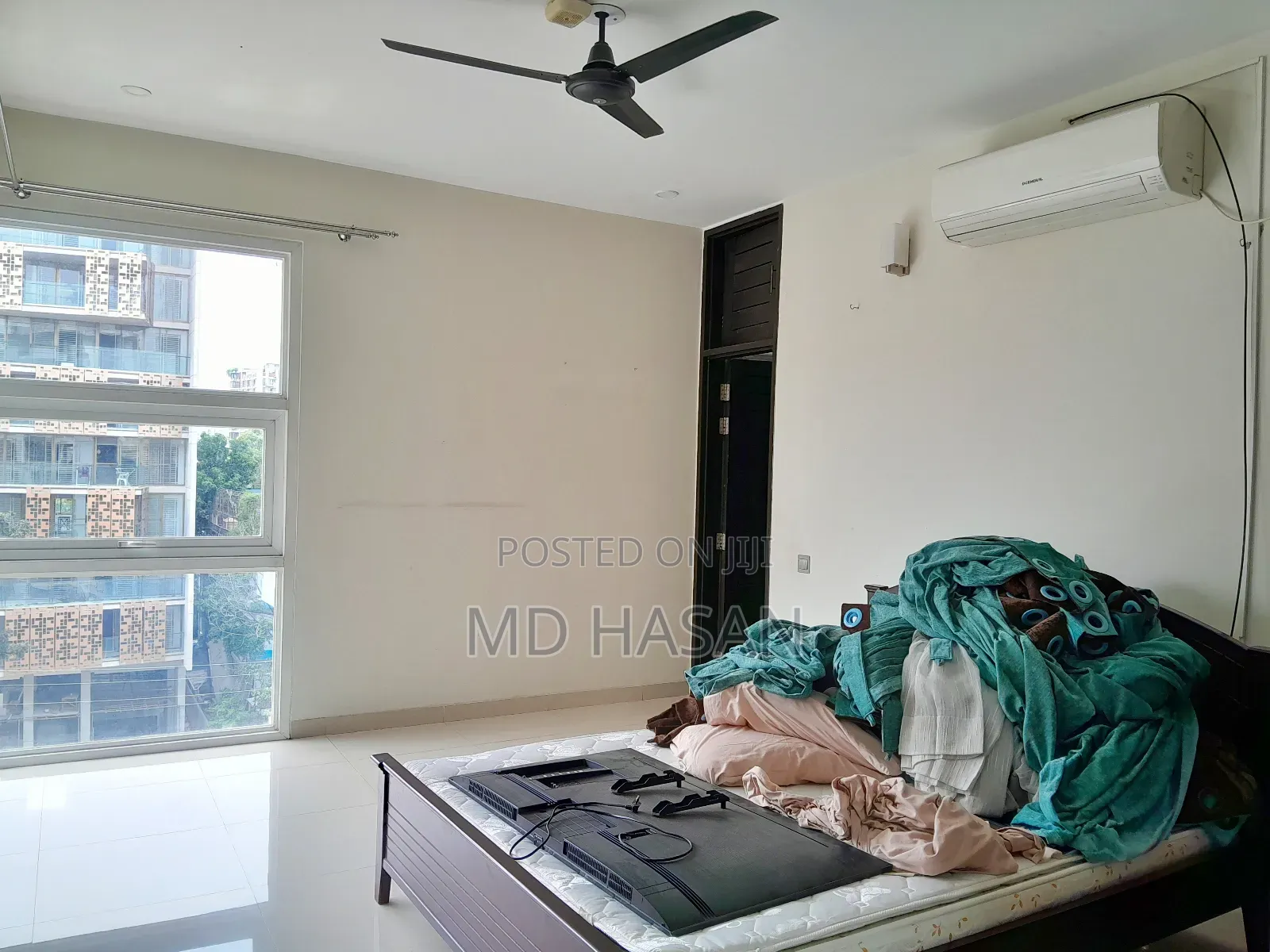 3bdrm Apartment in Semi Furnished Flat for rent