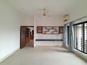 4bdrm Apartment in Semi Furnished Flat for rent