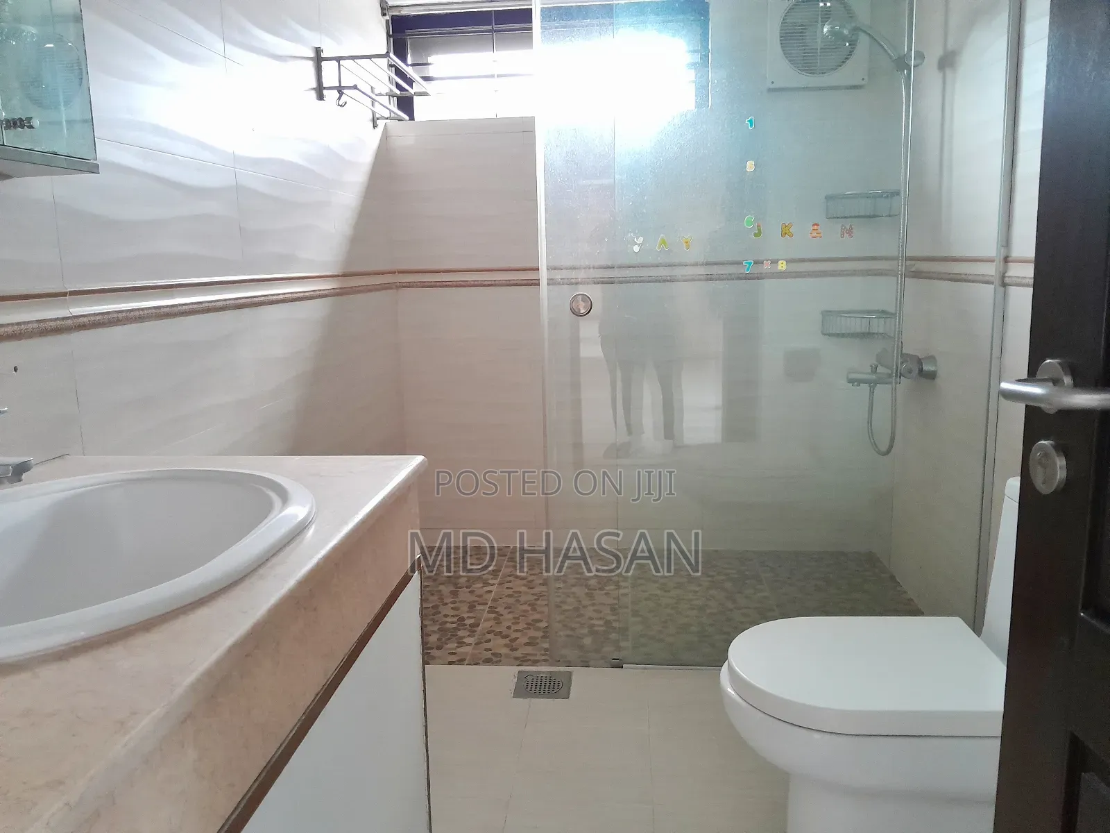 4bdrm Apartment in Semi Furnished Flat for rent