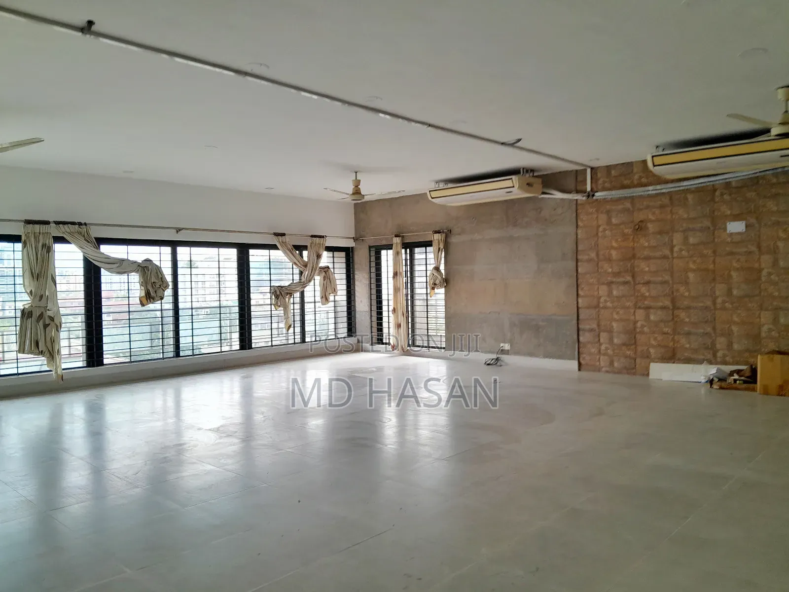 4bdrm Apartment in Semi Furnished Flat for rent