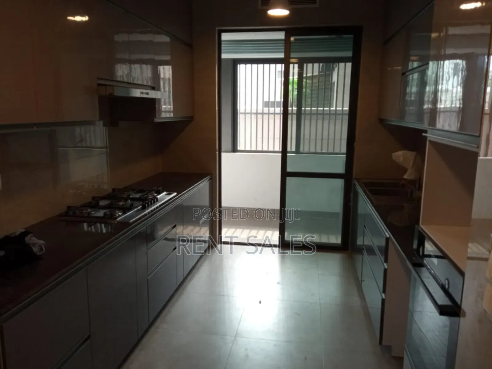 4bdrm Duplex in Gulshan for rent