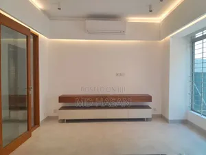 4bdrm Apartment in Semi Furnished Flat for rent