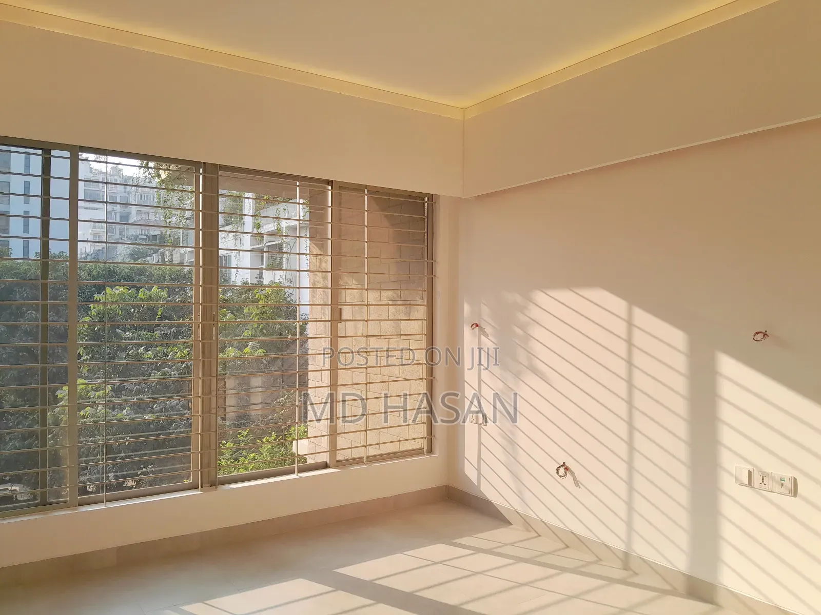 4bdrm Apartment in Semi Furnished Flat for rent