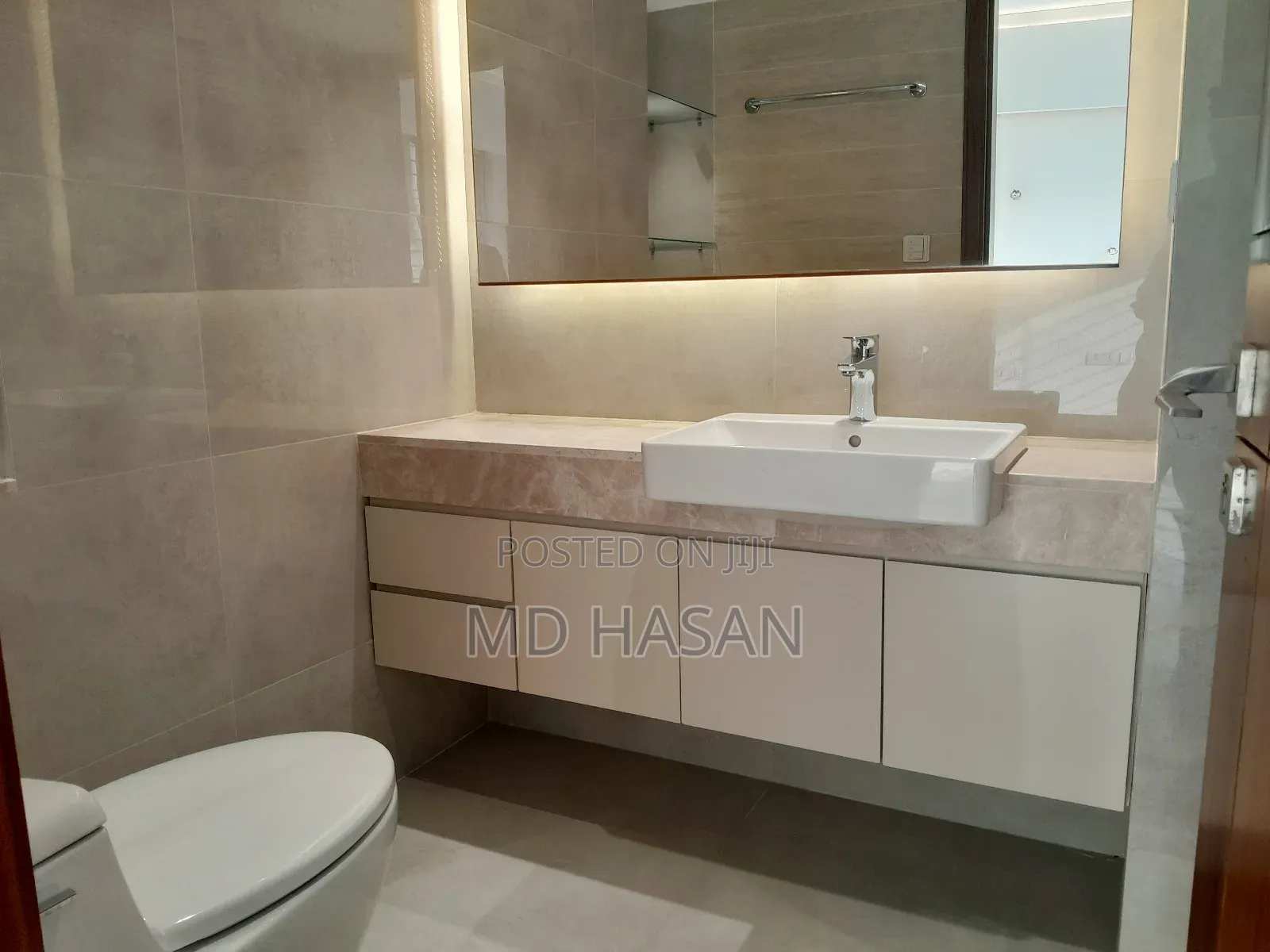 4bdrm Apartment in Semi Furnished Flat for rent