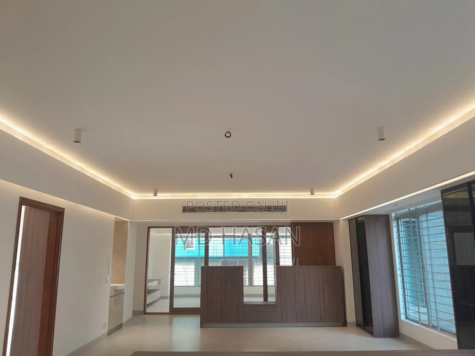 4bdrm Apartment in Semi Furnished Flat for rent