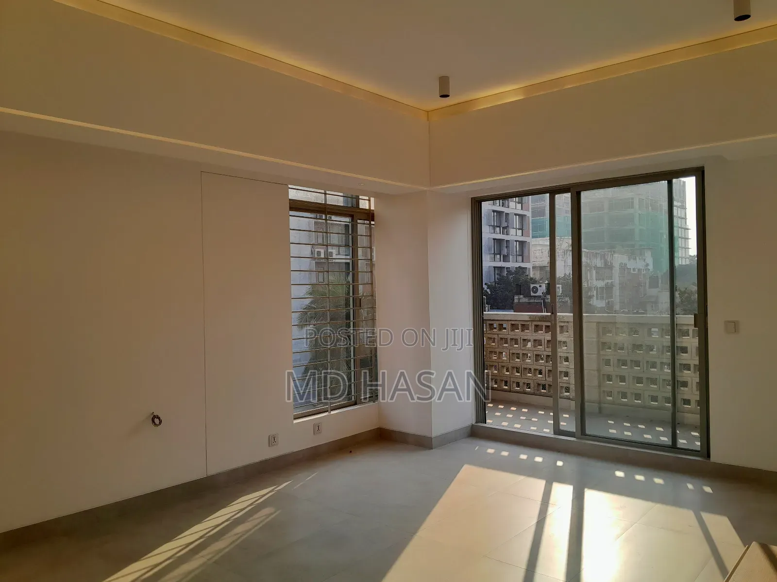 4bdrm Apartment in Semi Furnished Flat for rent