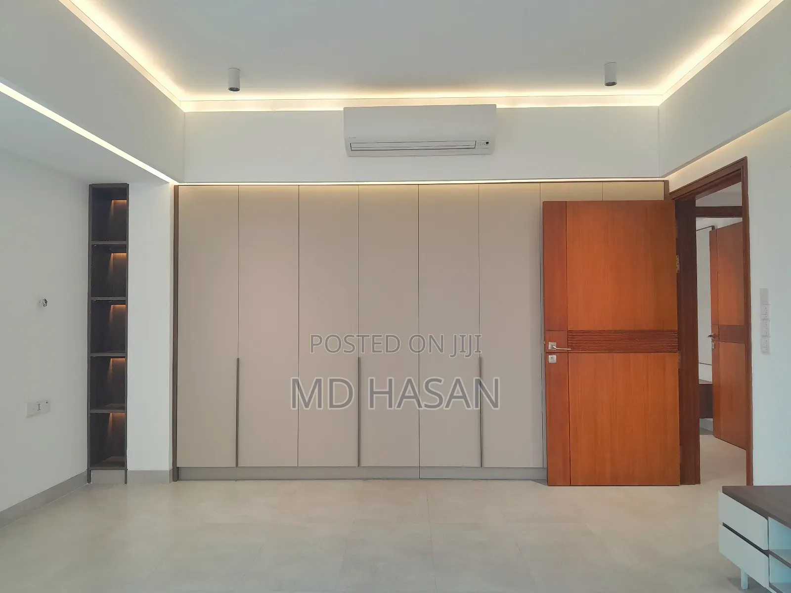 4bdrm Apartment in Semi Furnished Flat for rent