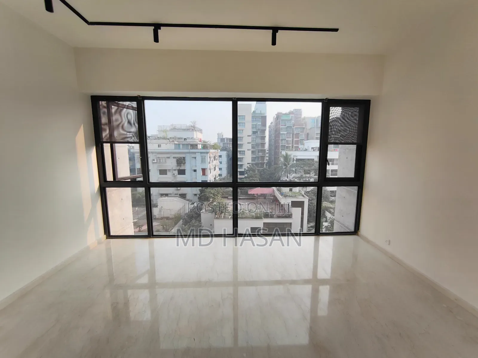 4bdrm Apartment in Semi Furnished for rent