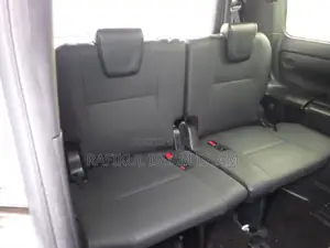 Toyota Esquire 2020 Pearl