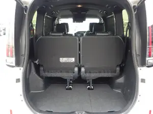 Toyota Esquire 2020 Pearl