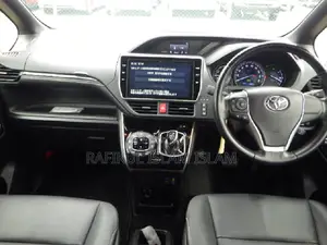 Toyota Esquire 2020 Pearl