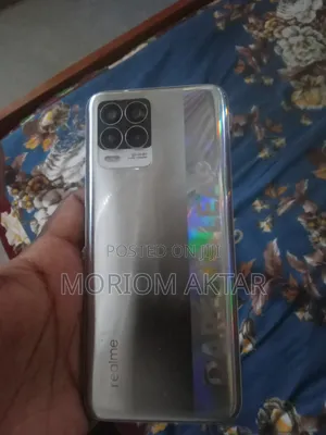 Photo - Realme 8 5G 128 GB Silver
