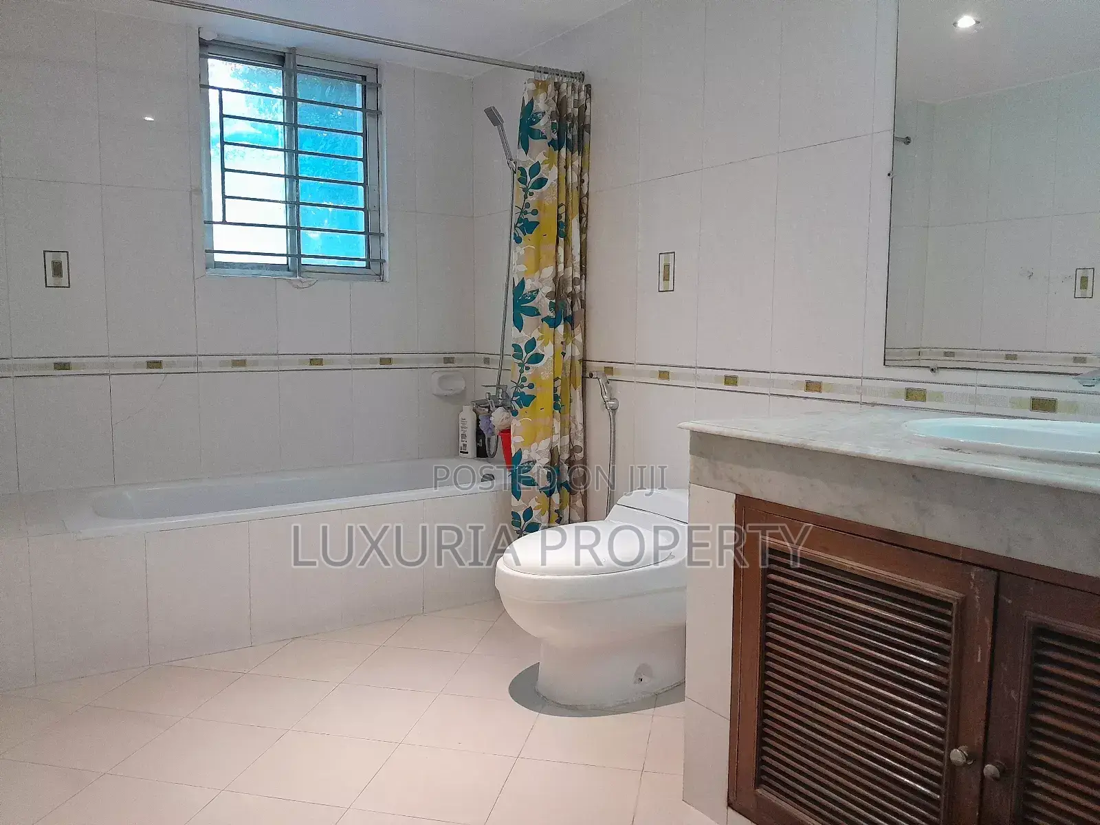 Furnished 3bdrm Apartment in Fully Furnished, Gulshan for rent