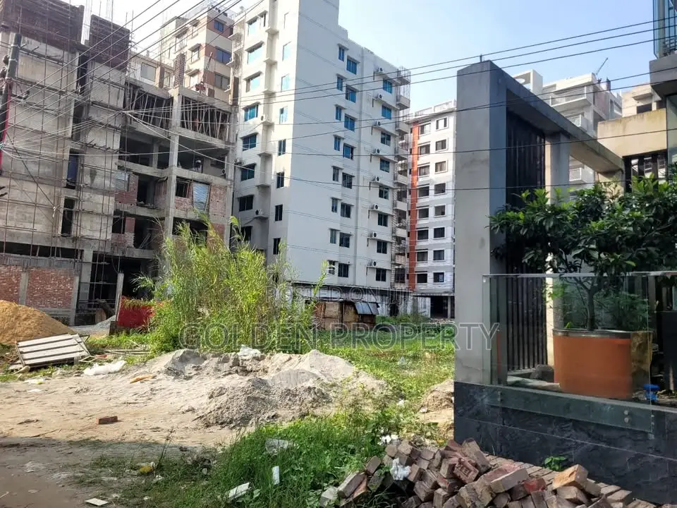 Land/Plot and Property for Sale in Bashundhara