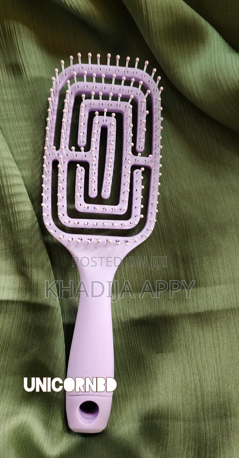 Detangling Hair Brushes for Women, Curved Detangling Brush