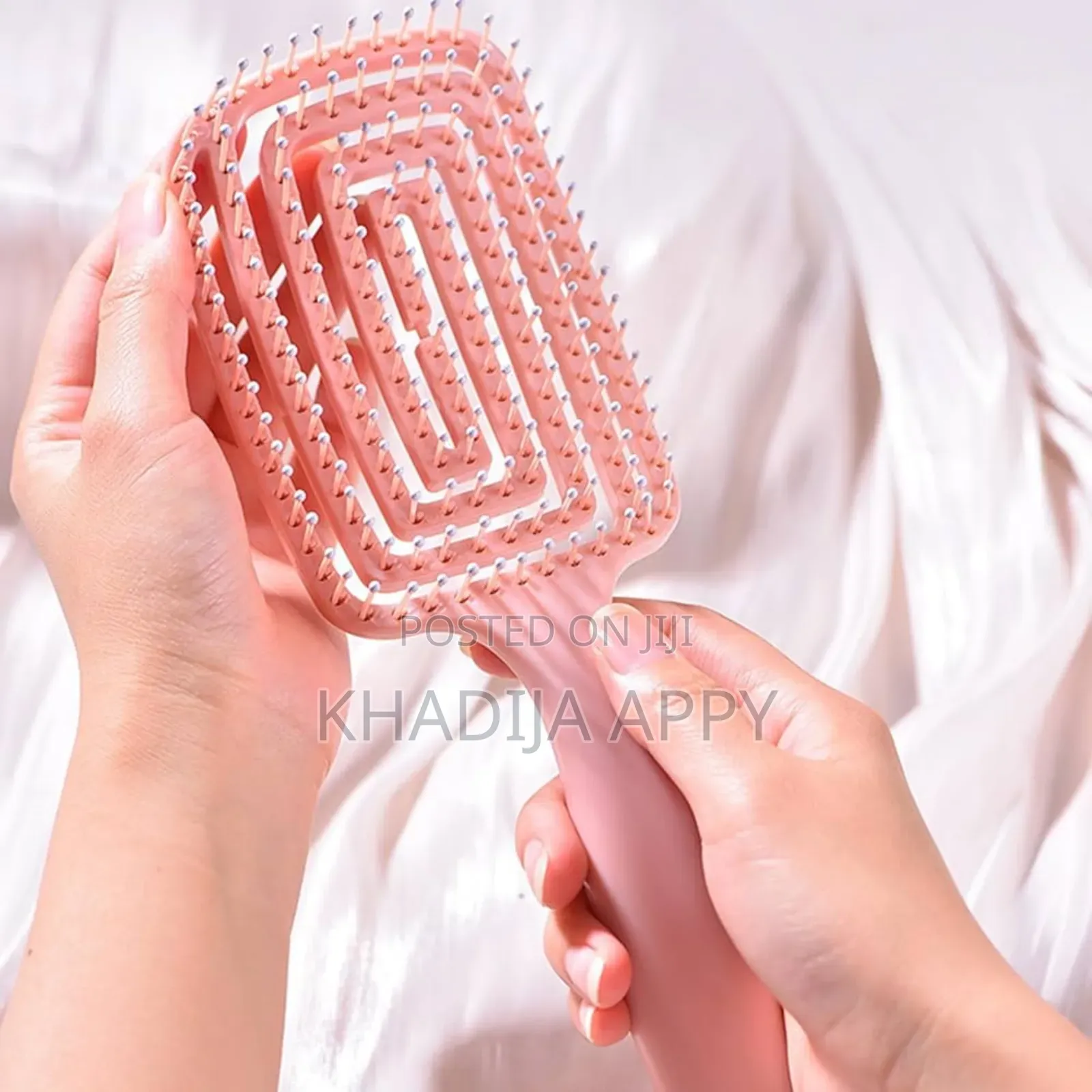 Detangling Hair Brushes for Women, Curved Detangling Brush
