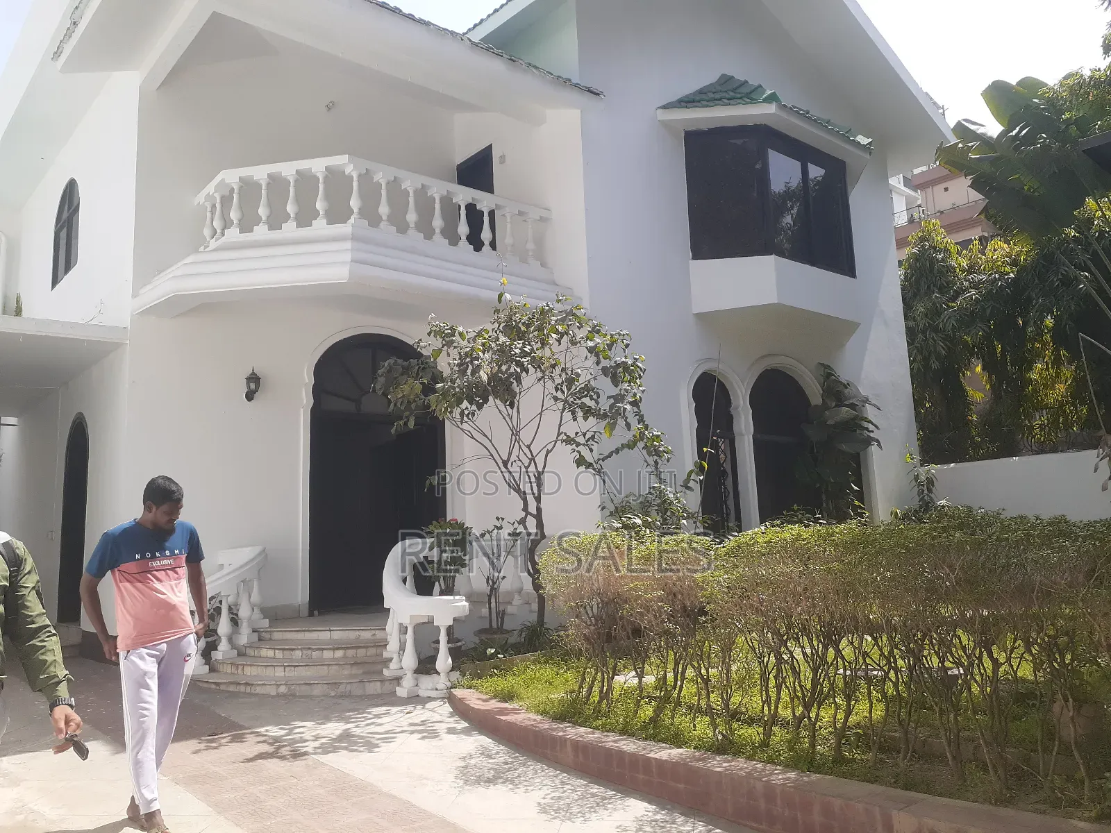 6bdrm Apartment in Gulshan for rent