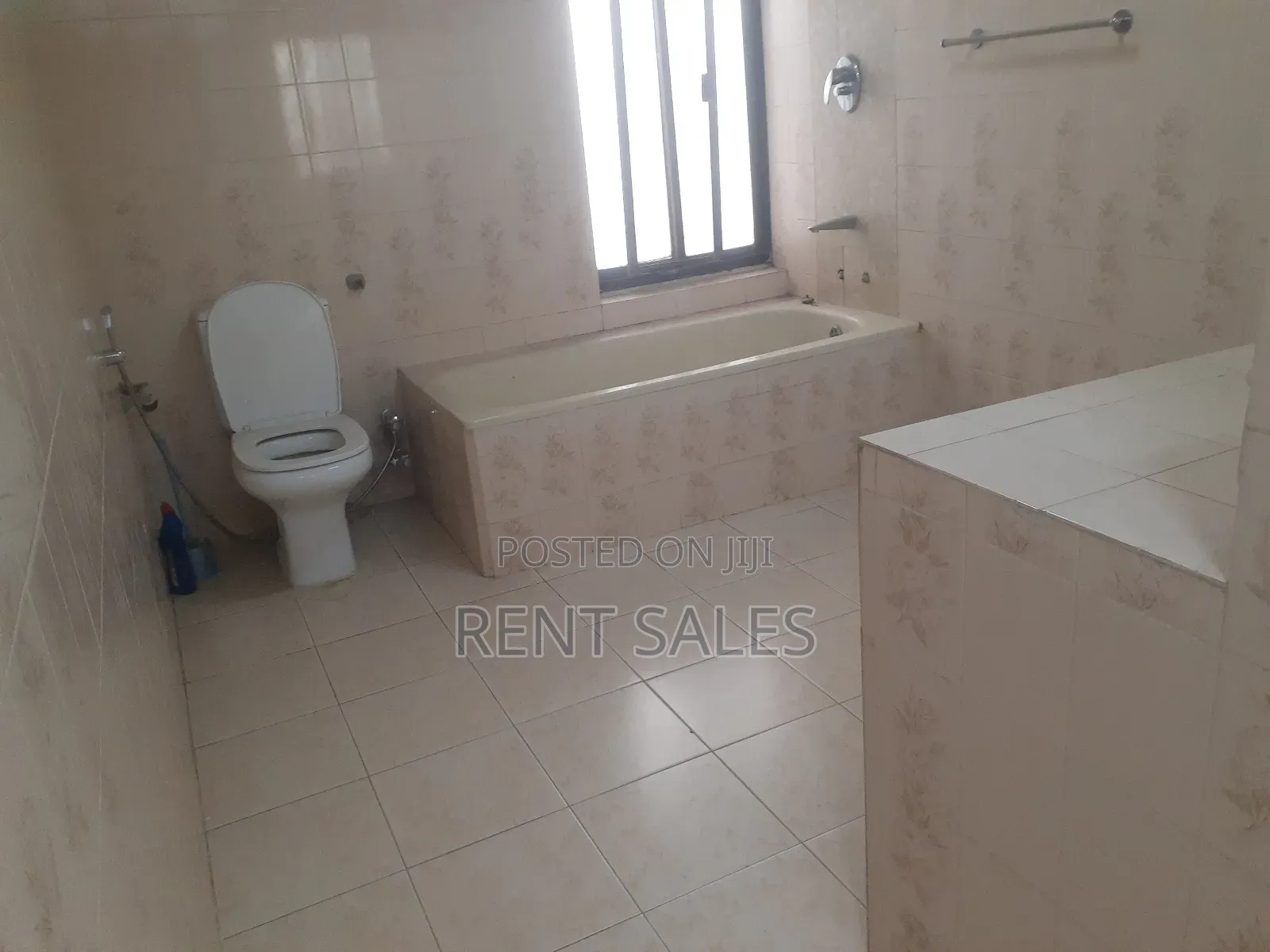 6bdrm Apartment in Gulshan for rent